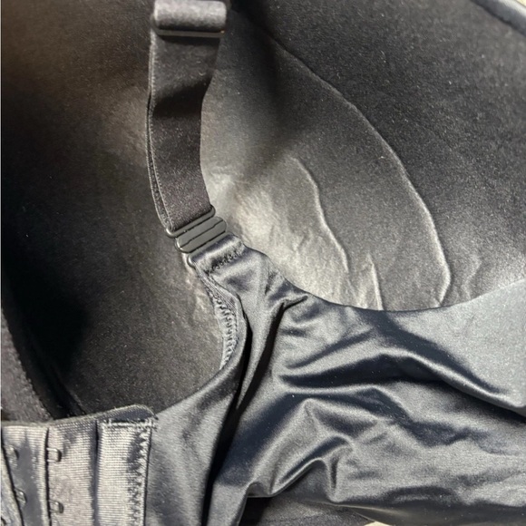 Old Navy Women's Hook & Loop Full-Coverage Underwire Bra Black Size 46DDD NWT - Picture 7 of 16